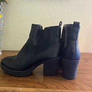 BOOTIES size 9